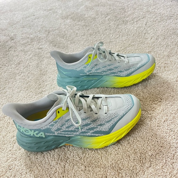 Hokas / Size 7.5 - Picture 5 of 7